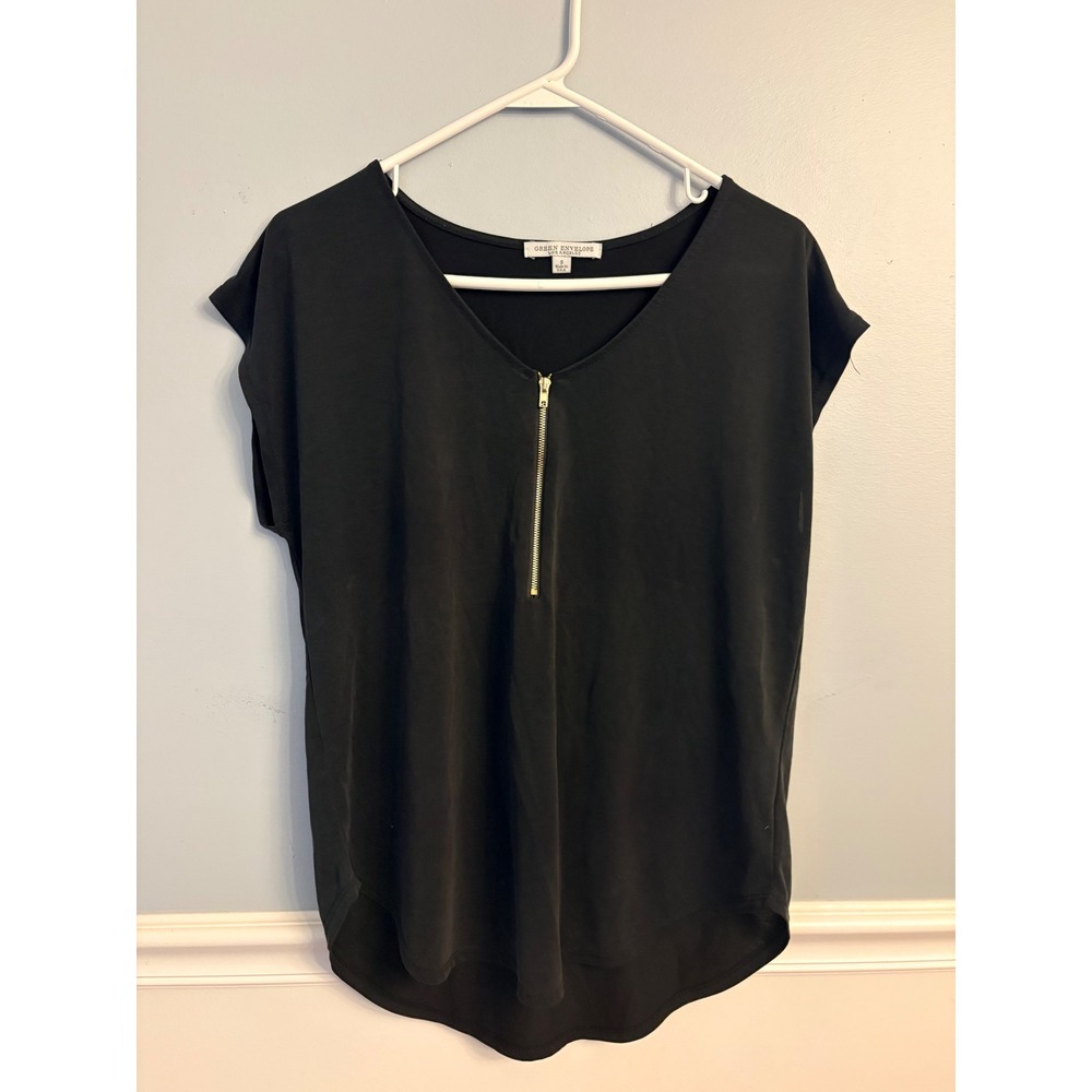 Green Envelope Los Angeles Womens Black V-Neck Half Zip Cap Sleeve Blouse Small